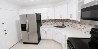 Beautiful 2-Bedroom 2-Bath Condo with Lake View Beautiful 2-Bedroom 2-Bath Condo with Lake View Gallery 1