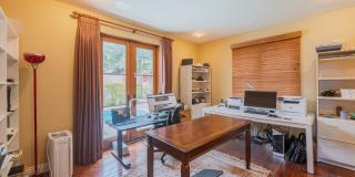 Gorgeous 5 Bedroom Home with sweeping views and pool Gallery 42