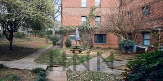 Bright Top-Floor 2/1 Condo in Prime Midtown Gallery 10