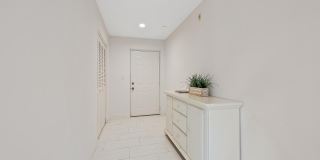 811 Oak Harbour Drive Gallery 18