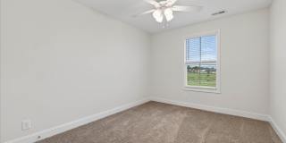 4 Bedroom Pet Friendly Home For Rent with Club House, Comm. Pool, & Comm Gym Access! Gallery 37