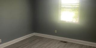 Knoxville 37920 - 3 bedroom, 1 bath home - Contact Lisa Vineyard & Shannon Russell (865)216-9334 Gallery 8