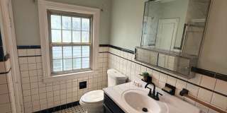 Spacious 5 bedroom 3 bathroom home Gallery 19