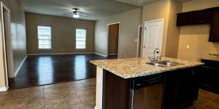 3BD/2BA House for Lease in Magnolia Lakes - Close to LSU Gallery 8
