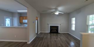 CORNELIUS 3 BEDROOM 2.5 BATH W/FENCED YARD Gallery 6