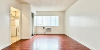 917 S Kenmore Ave Gallery 1