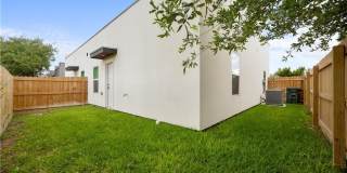1513 W B Street Gallery 11