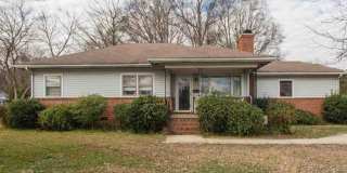 Charming 3BR Home Near Duke Regional Gallery 1