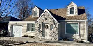 Cozy 3 Bedroom, 2.5 Bath Home in a Great Omaha Location! Gallery 1