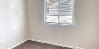 Pet Friendly town house for rent Gallery 16