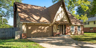 3 Bedroom | 2.5 Bathroom | 2 Car Garage | Springfield MO | Fenced Back Yard | 2 Living Areas | Quiet Neighborhood! Gallery 1
