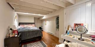 NIce 4 bed in Mission Hill Gallery 22