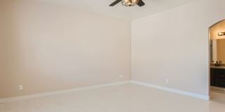 AMAZING COMPLETELY REMODELED CONDO IN NW Gallery 9