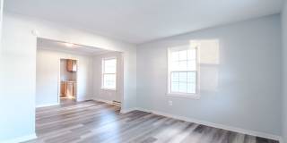 Spacious Duplex! Gallery 4