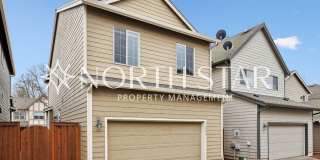 Vaulted Ceilings, Modern Finishes & Easy Living Gallery 36