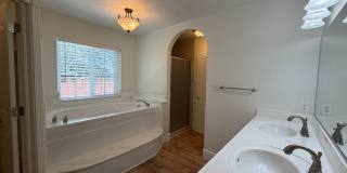 SPACIOUS HOME IN LAVERKIN FOR RENT! Gallery 21