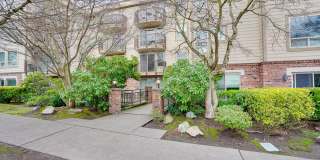 Gorgeous 2bd/2bth Lower Queen Anne Condo, $2,850/mo. Gallery 1