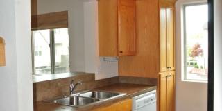 Corvallis Comfort & Convenience: Spacious 3-bedroom, 2.5 bath  Townhome Gallery 12
