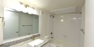 Plaza Square Apartments Gallery 10