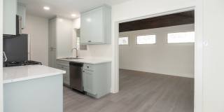 Minutes from Downtown and Blocks from St Edwards - Charming single-story Home Gallery 9