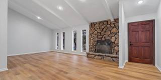 Spacious 3 Bed / 3 Bath Home in Valley View School District! Gallery 3