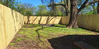 Come see this Charming 1 bedroom 1 bathroom duplex off of S. Parkway Gallery 10