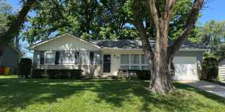 Charming 3 Bedroom Ranch Home with Incredible Yard – Award-Winning Schools! Gallery 1
