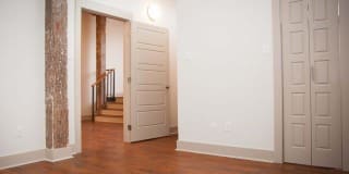 DH Holmes Gallery 26