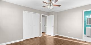 11904 N MARLTON Avenue Gallery 12