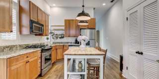 Charming 2 Bedroom/1.5 Bathroom Townhome with Detached Garage in Federal Hill, Baltimore, MD! Gallery 4
