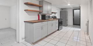 3528B North Elizabeth Street Gallery 1