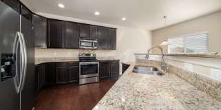 Beautiful two story home in Northgate Gallery 7