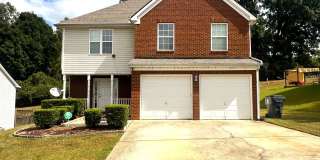 Spacious 4BD/2.5B Home in Hampton Gallery 1