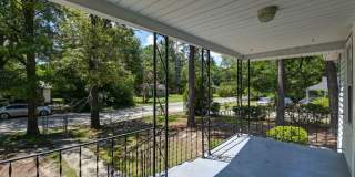 Charming 2 Bedroom Home, close to USC & located on a Large Lot! Gallery 4