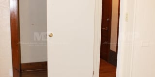 322 1/2  W Laurel Street Gallery 12