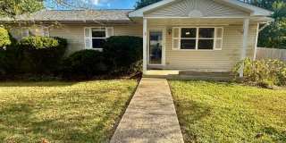 Beautiful home in the heart of Rolla Gallery 1