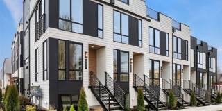 Elegant Ballard 2 year old townhome Gallery 1