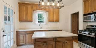CHARMING ALAMO HEIGHTS COTTAGE Gallery 13