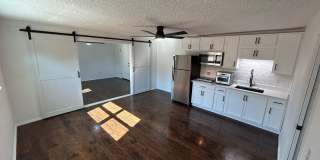 Charming Renovated 1-Bedroom Suite – Just Minutes from Downtown St. Petersburg Gallery 4