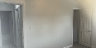 282 North Beverly Avenue Gallery 10