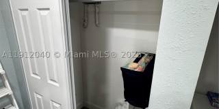 228 Orchid St Gallery 33