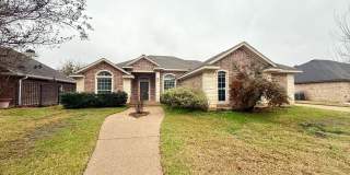 Spacious 4-Bedroom Home in Midway ISD Gallery 1