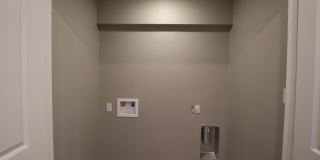 2 Bedroom 2 Bath Townhome! Whitehouse ISD! Now offering 1/2 OFF FIRST FULL MONTHS RENT! Gallery 7