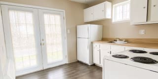 Evergreen Village Apartments & Townhomes Gallery 6
