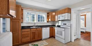 Charming 2BR apartment in Newport Gallery 8
