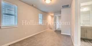 ** NEW PRICE ** Gorgeous 3-Bed Hillsboro Home with a Fenced Yard! Gallery 25