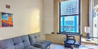 20 N STATE Street Gallery 11