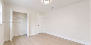 1670 W 42nd St Gallery 22