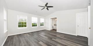 4960 CLARENDON Terrace Gallery 36