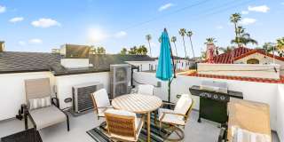 Gorgeous 3 bed 3.5 bathroom home available month to month in the highly desired city of Corona Del Mar. Gallery 29